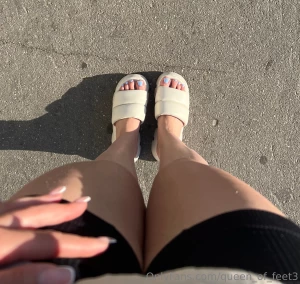 What do you think do people on the street notice my beautiful toes