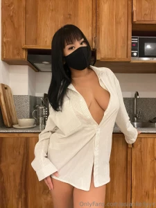Milf look really good in the kitchen for some reason