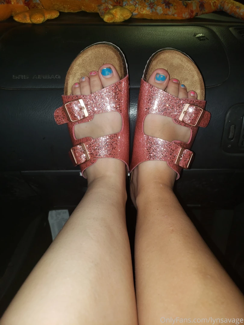 You like feet nd legs 