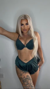 Do i look good in green part 73