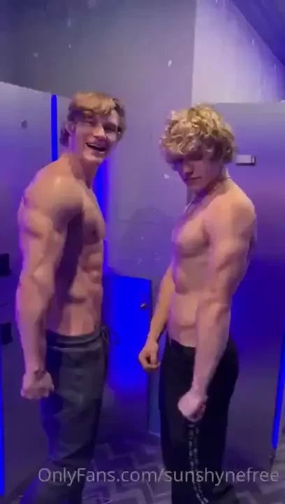 Who would wanna see me and shreddedaesthetic collab two hot muscular 