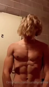 Flex on a bitch sunshine baby