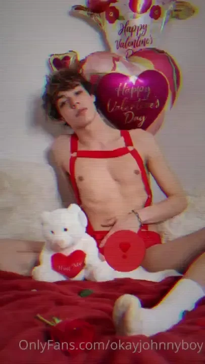 It s the season of loveee that means red only i know you love how big 