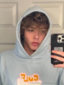 Happy hump day i have a special surprise for you guys tonight