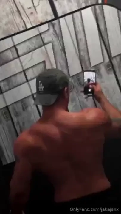 Big back day pump daddy s getting bigger and leaner 