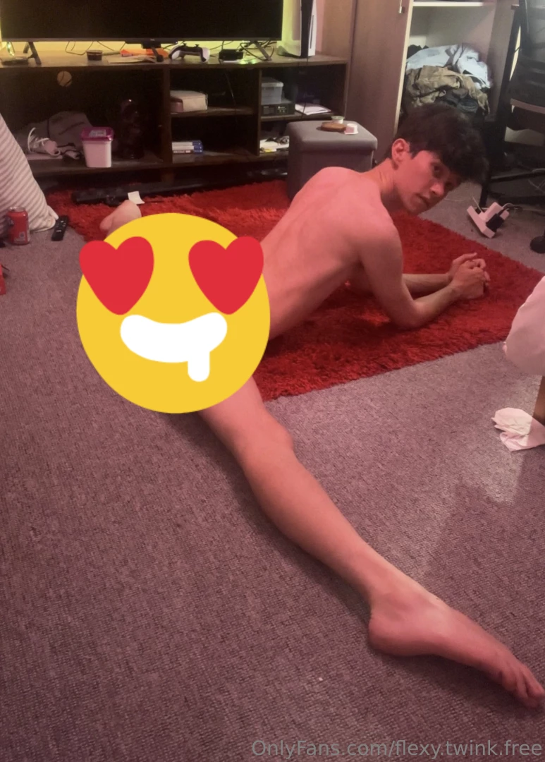 Uncensored pics on my paid of and videos cumming soon part 1 