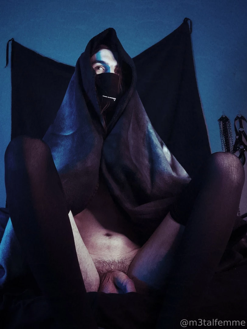 Cold creature part 5 wanna join me under the fleece hehe 