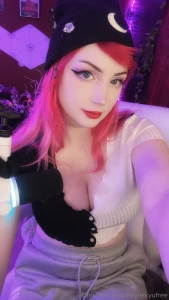 Hiiiii i m live now on twitch amp if you unlock dis set there s a