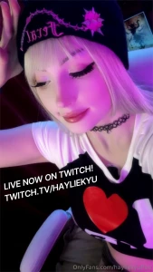 Feral amp live now on twitch join meeee for some just chatting