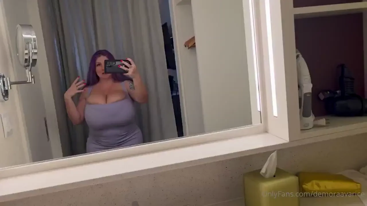 Just a tight little dress and some bouncing sorry it s a little light 