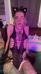 Kitty wants to play now