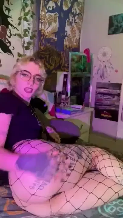 A cute lil slut showing off and being goofy you know there s nothing 