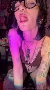 This sexy mouth can do so many things
