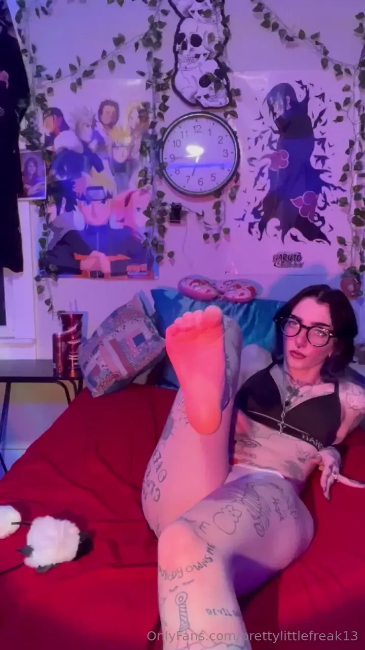 You love these perfect feet 