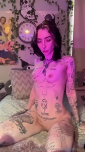 Titty shaking slowmo