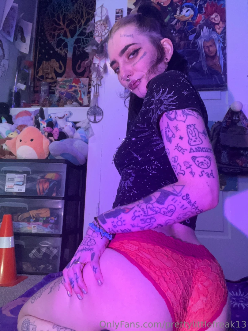 Send me a tip for how hard you would slap my ass 