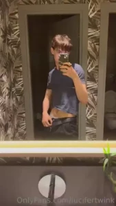 Versione completa per voi ricordate che i dm sono aperti e io sono