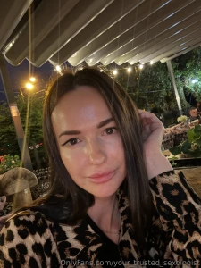 Today i m spending time in a cozy cafe enjoying the warm atmosphere