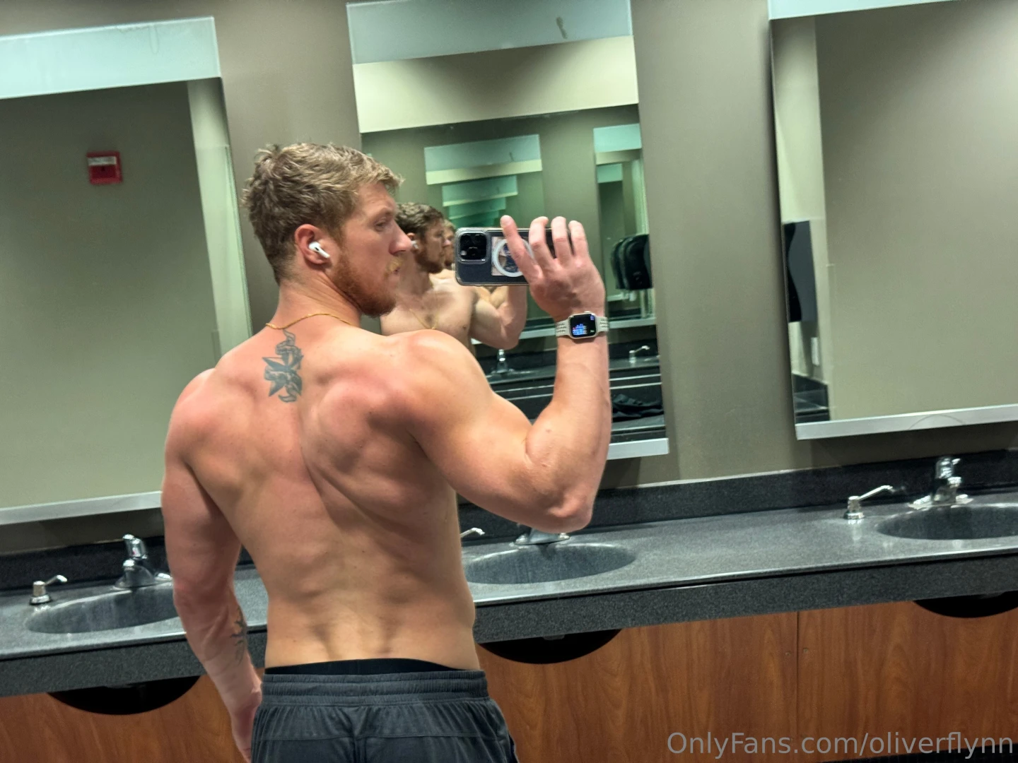 Showing off my demon back 