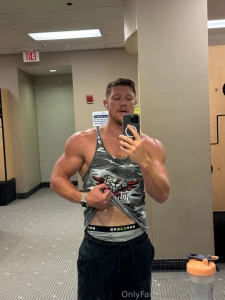 Go swipe if you want to see this shirt go higher part 1