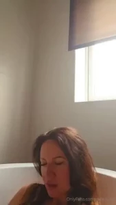 Bathtub singing great for all occasions happy sunday