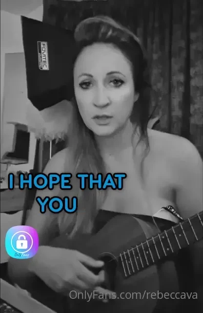 Howdy darlings just a little improv on the uke that i wanted share 