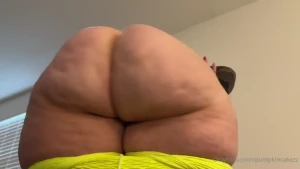Two giant jiggly ass cheeks