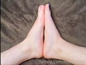Oh u can t breathe good foot feet footfetish toes soles giantess giant part 2