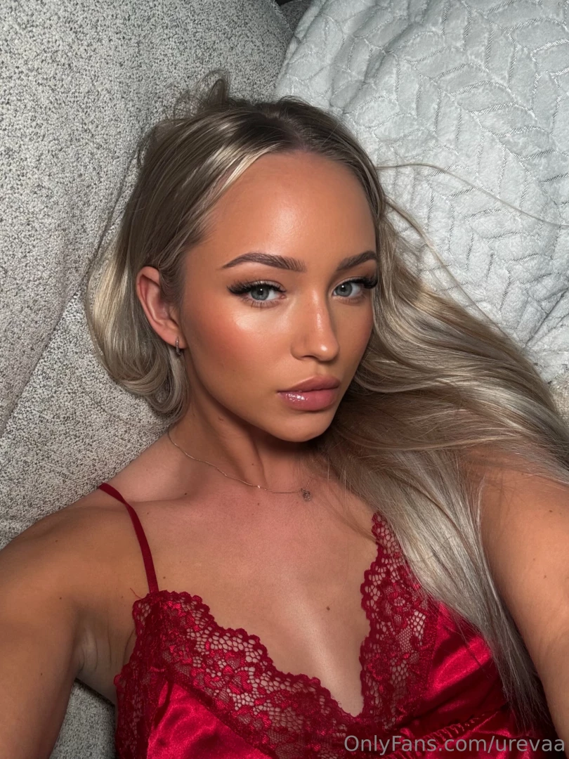 Who s going to be online tonight message me if you are got something 