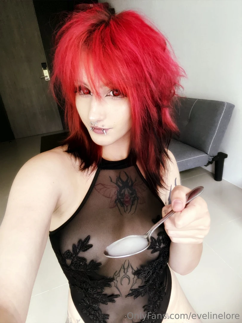 I hope you re hungry open your mouth and make mommy happy 