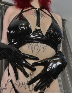 I think you need to make yourself feel good so text me i want you to