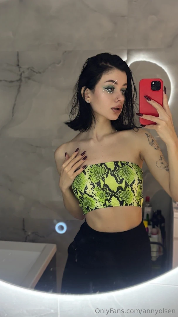 You know why i m not a bad singer i used to want to be a pop star haha 