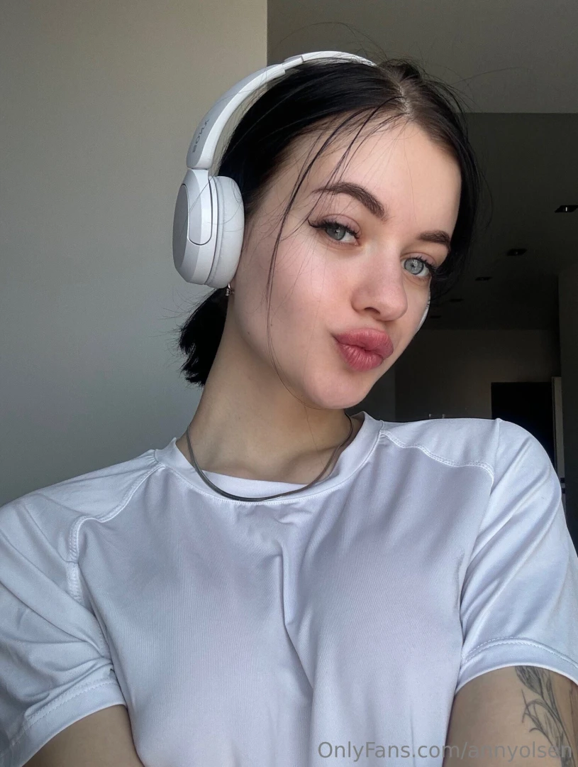 Playing my fav game rn can t lie gaming is my soft spot i get sooo part 1 