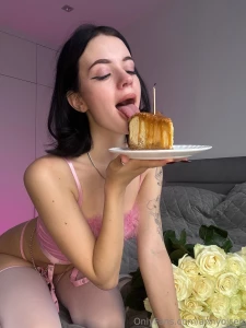 It s that day kitties happy birthday to me woke up this morning
