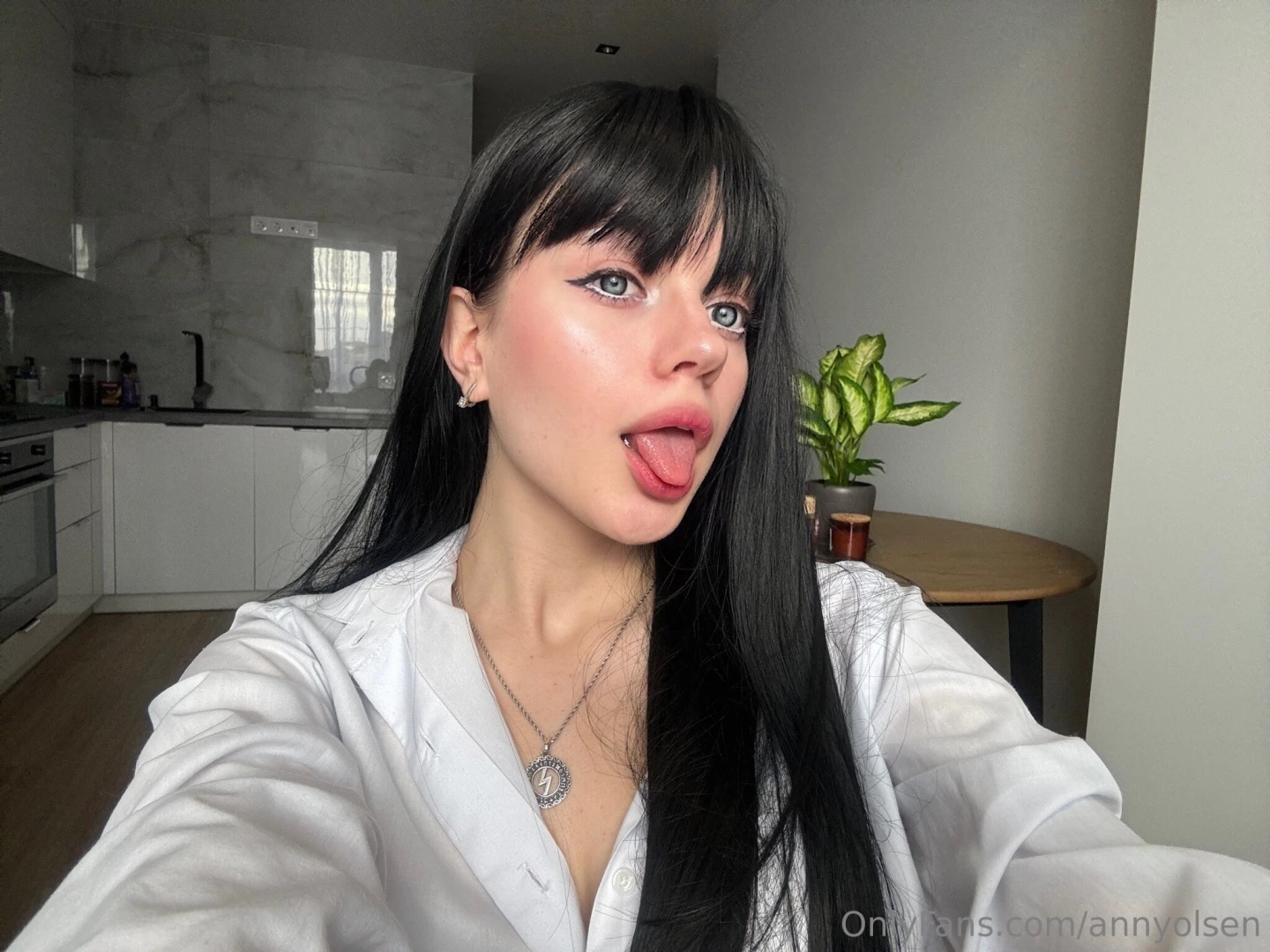 Hmmm long hair or short what haircut suits me better 