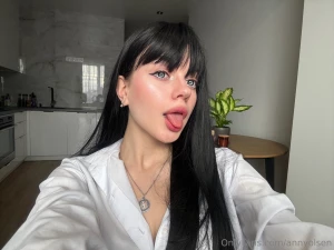 Hmmm long hair or short what haircut suits me better