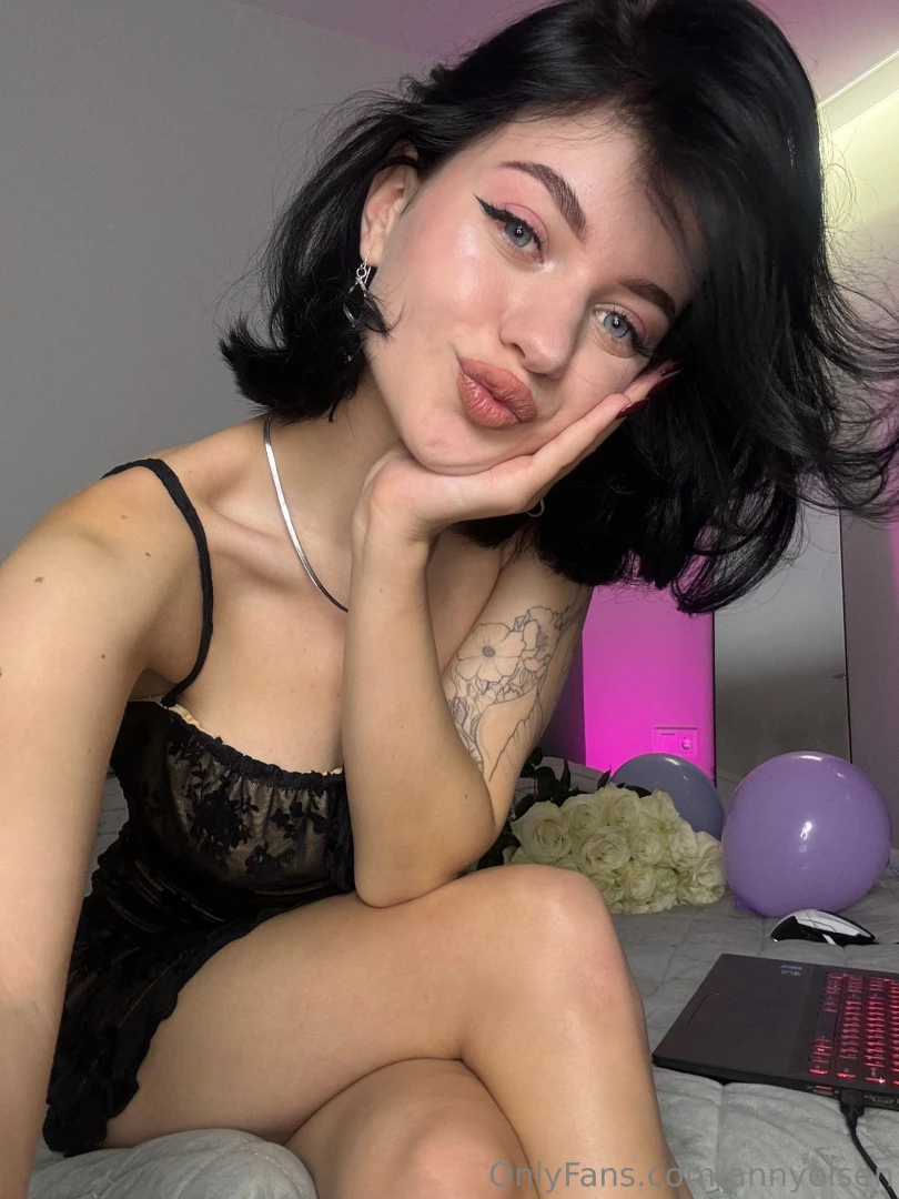 Ahhh yesterday was my birthday party and it was so freakin amazing i part 1 