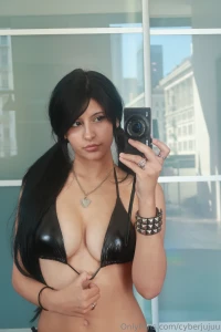 A little tug a whole lotta tease