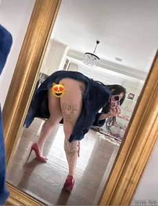 Yeah so i m not fucking around tonight t- 3 hours until the best night