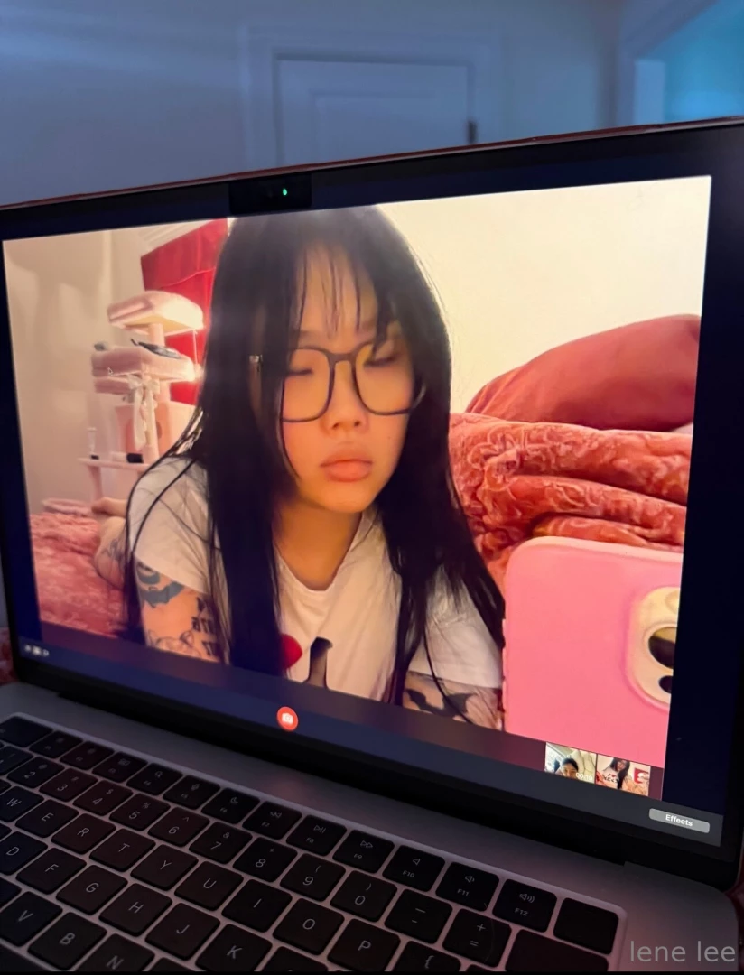Im not a cam girl but idk i always look hotter on my computer 