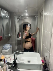 Tried a new toy in the shower today and got a lil tooooo into it