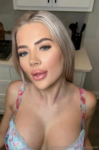 This mouth need to be wrapped around your cock