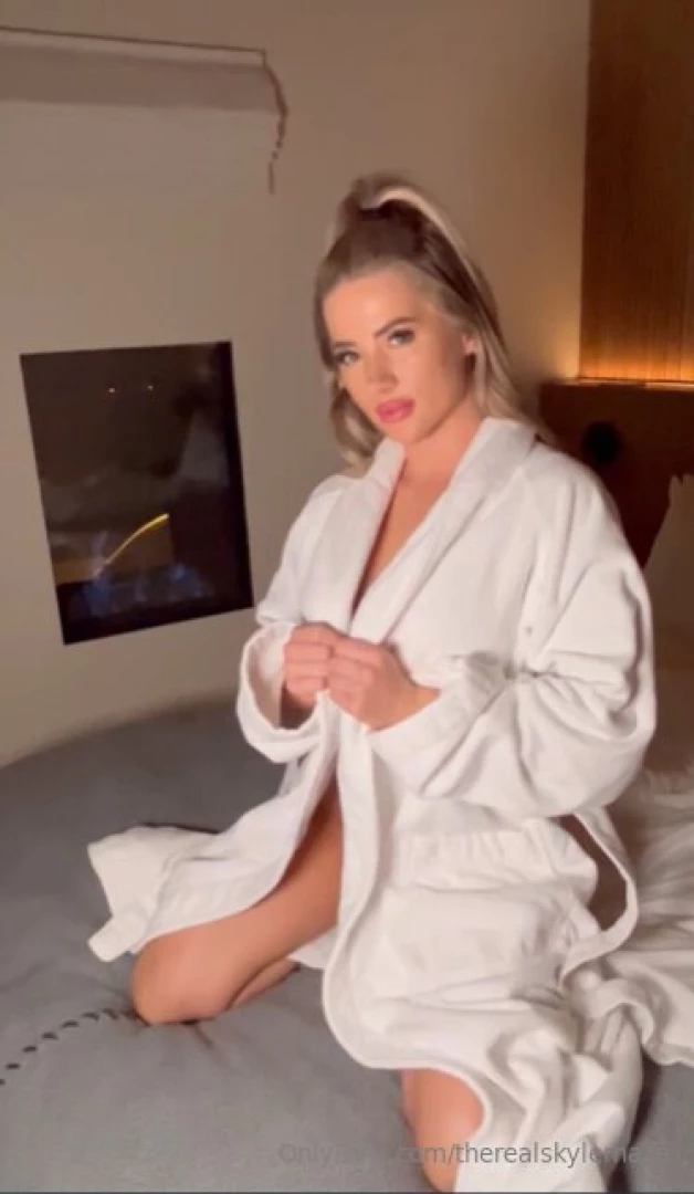 Allll alone and nothing and no one to play with can u fix that 