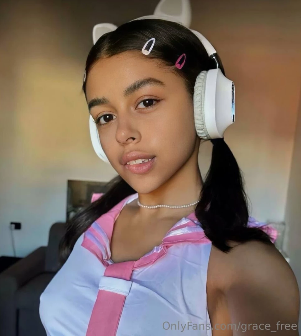 Alishabright is wet right now lusty princess alishabright wants to part 432 