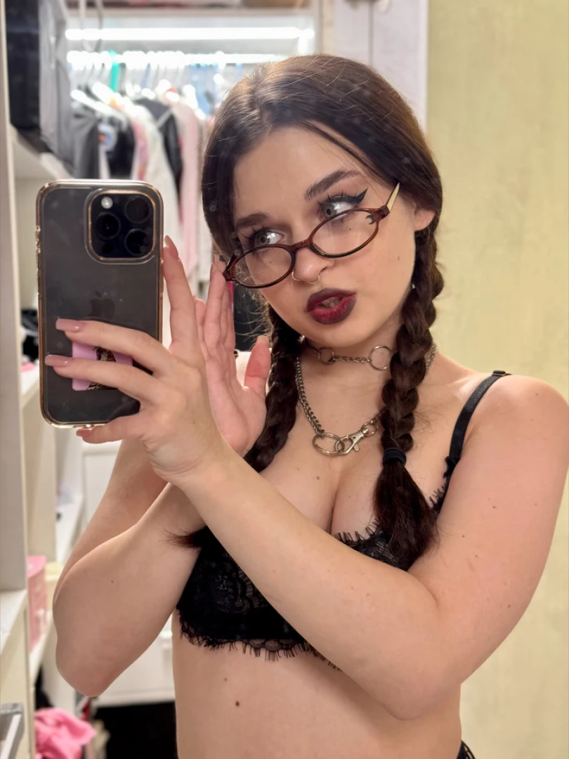 Are you watching my stream cutie bun what day would be best for you to 