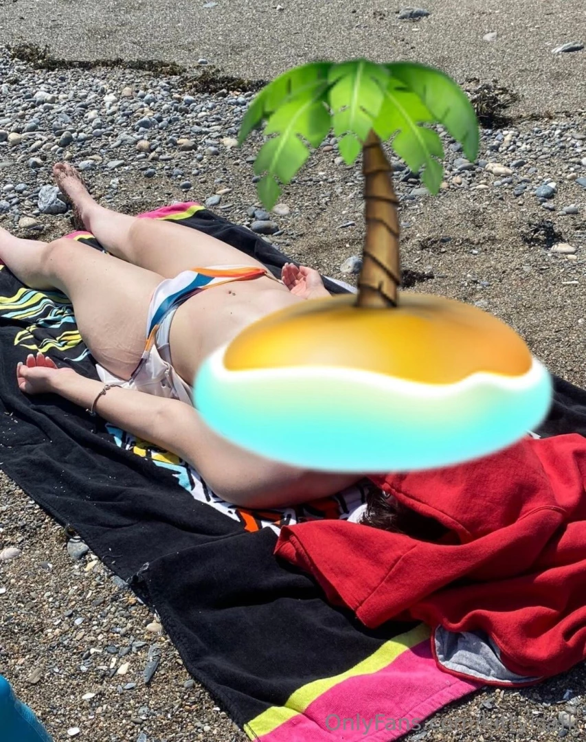 This pic is dropping in ur dm tonight stay tuned 