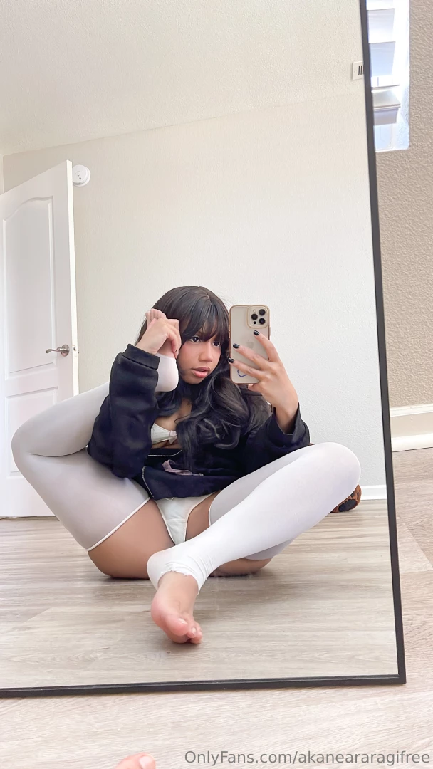 Moshi moshi akane desu lots of foot content in here 3 