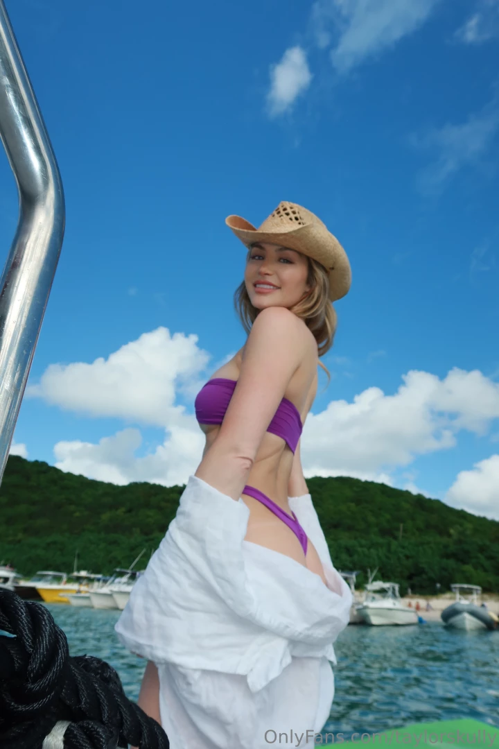 I put the hot in hot mess part 1 