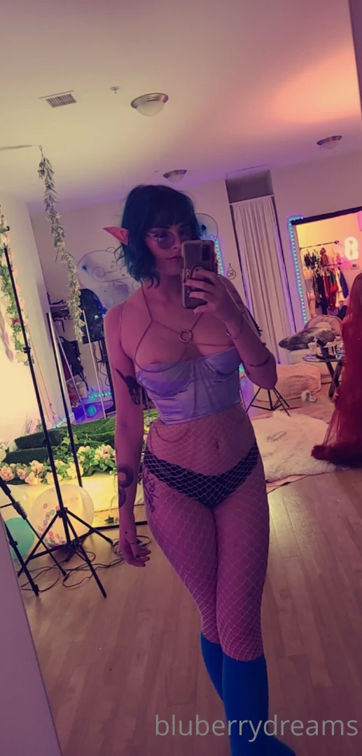 Went to a fairy party got to hang out with a bunch of other gorgeous part 3 