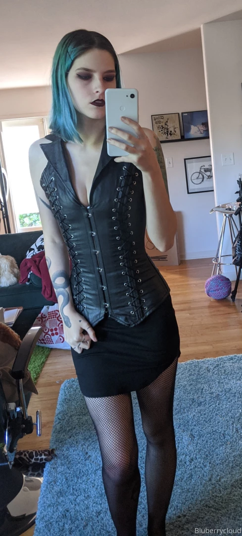 Doesn t my porcelain pussy look good with fishnets part 7 